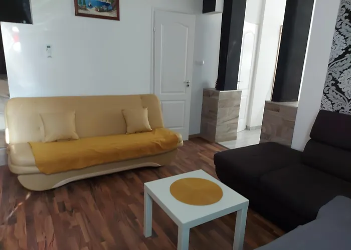 Corner Apartman 5