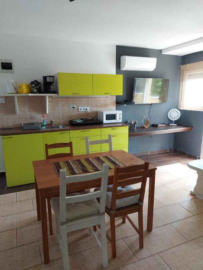 Corner 5 *