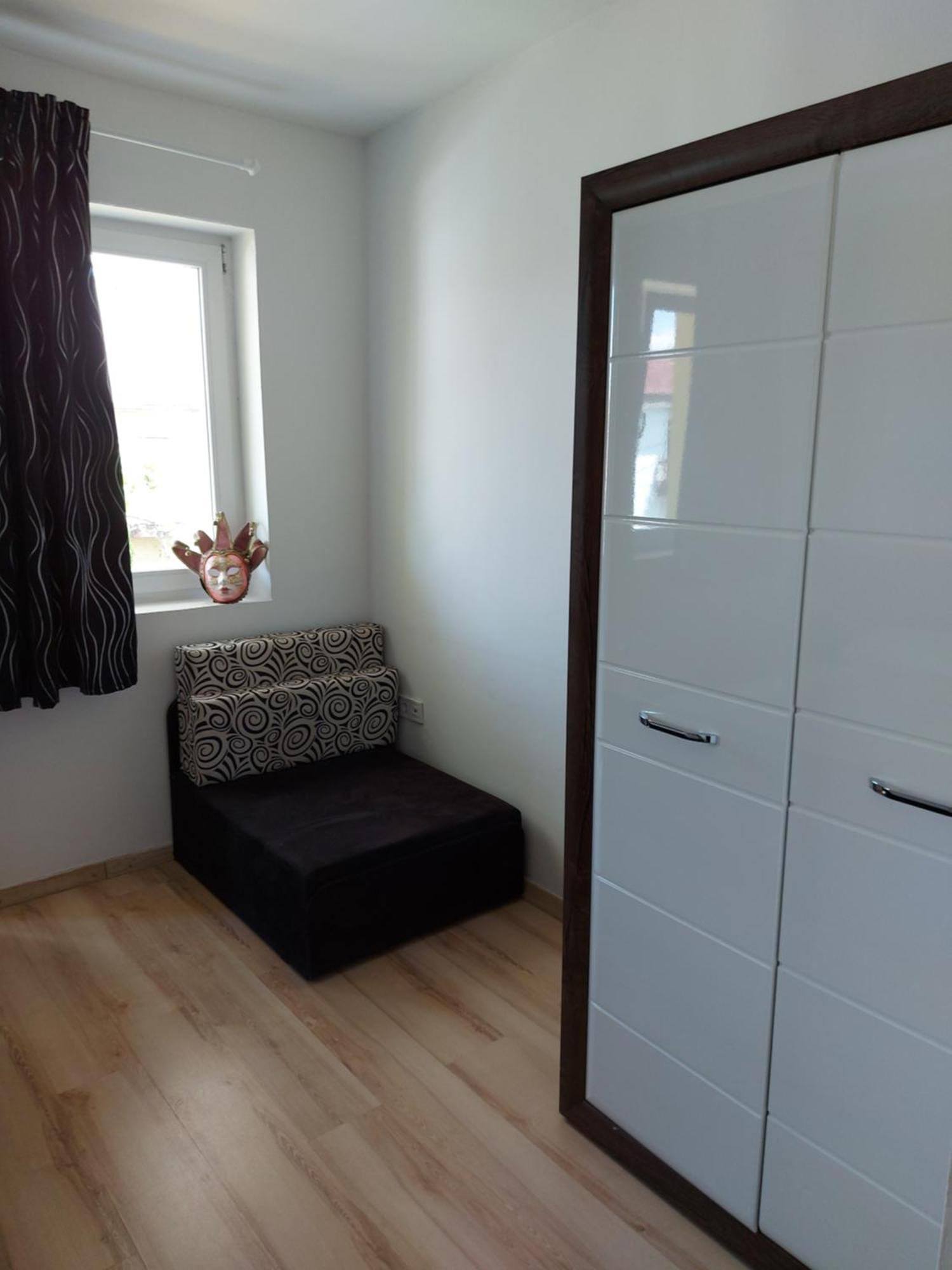 Corner 5 *