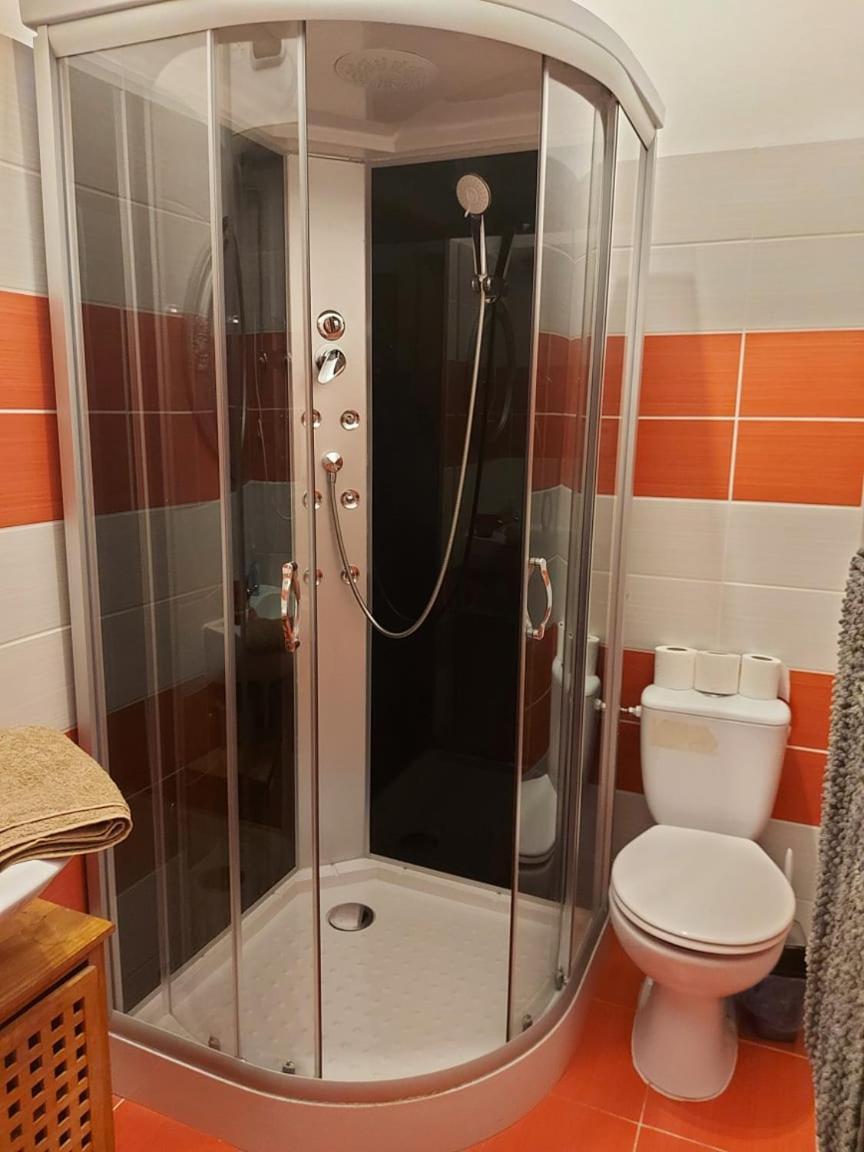 Corner 5 Apartman *